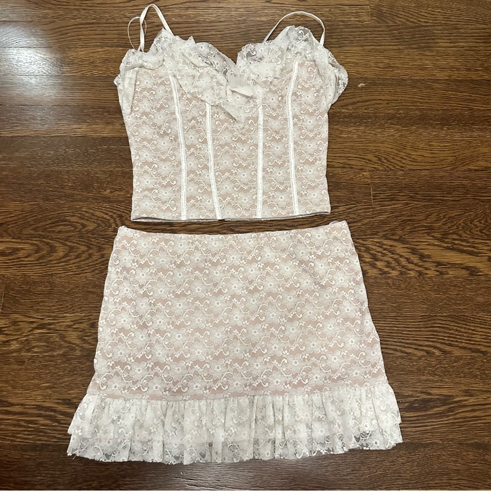 Cattivo/Blue Blush White Lacy Set